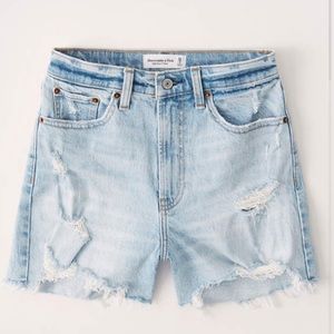 Light wash denim high rise 4inch short